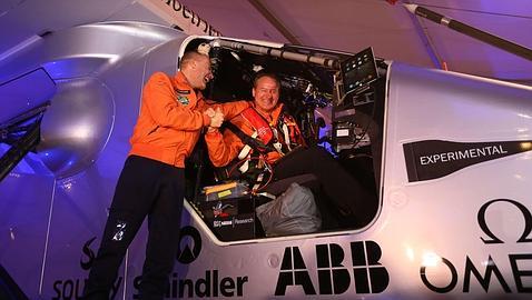 Bertrand Picard y André Borschberg, antes del despegue