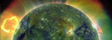 Imagen térmica del Sol, obtenida en marzo de 2010. Las partes oscuras son más calientes (NASA/SDO)