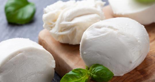 Esta Es La Diferencia Entre La Mozzarella Y La Burrata