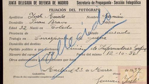 Carné de Yusti en el Archivo de Salamanca