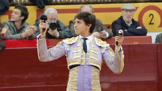 Roca Rey, con las dos orejas del tercero