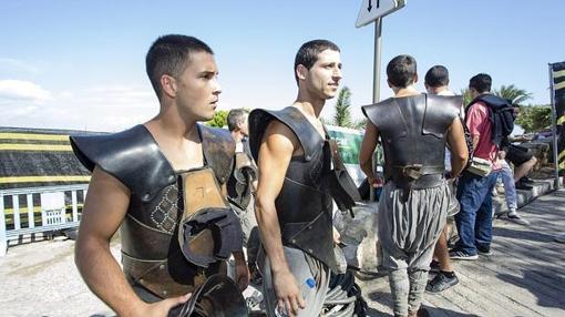 Imagen de algunos figurantes que participaron en el rodaje de la serie en Peñíscola