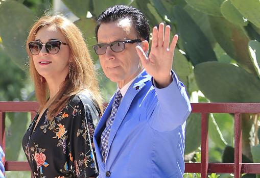 El torero junto a su pareja Ana María Aldón