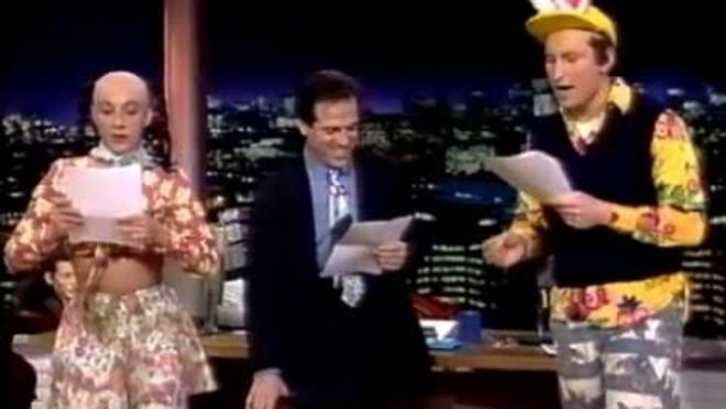 Pepe Navarro junto a dos de sus personajes en «Esta noche cruzamos el Mississippi»