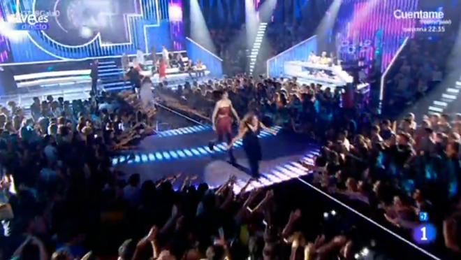 Los primeros doce concursantes cruzando la pasarela de «OT 2018»