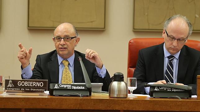 Montoro anuncia que la amnistía fiscal ha permitido aflorar al menos 40.000 millones de euros