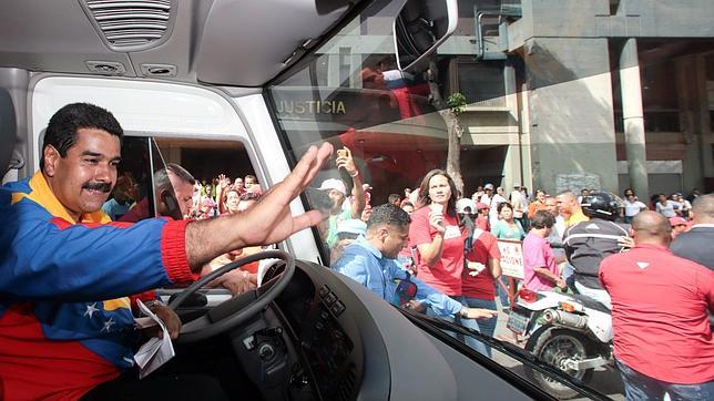 Cuba envía más de 2.000 agentes para apuntalar a Maduro en el poder