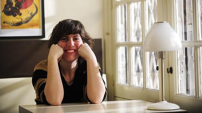 Laura Fernández: «La literatura española le ha dado la espalda al humor»