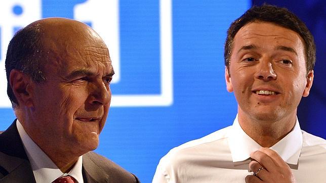Bersani (izq) y Renzi (der)
