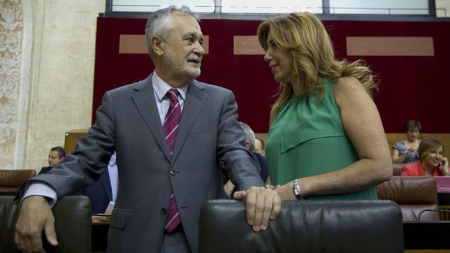 Griñán exhibe su poder frente a Chaves
