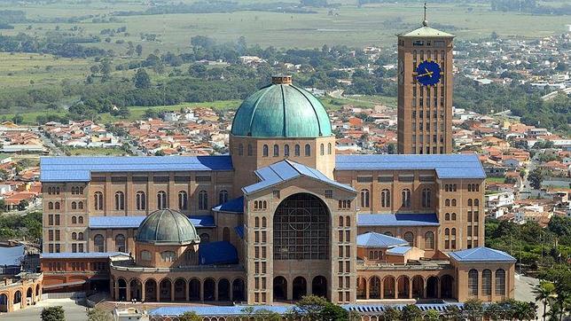 Detonan una bomba casera en el baño del Santuario que visitará el Papa
