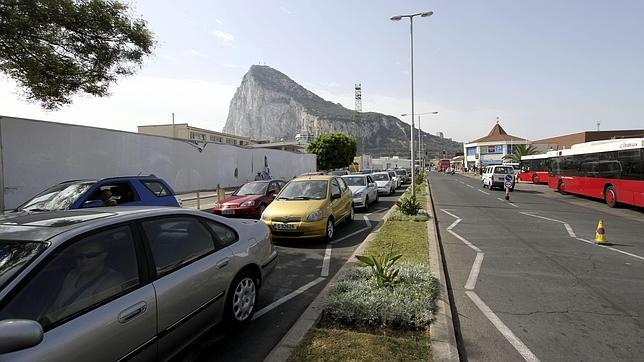 El Gobierno prepara un plan para frenar las provocaciones de Gibraltar