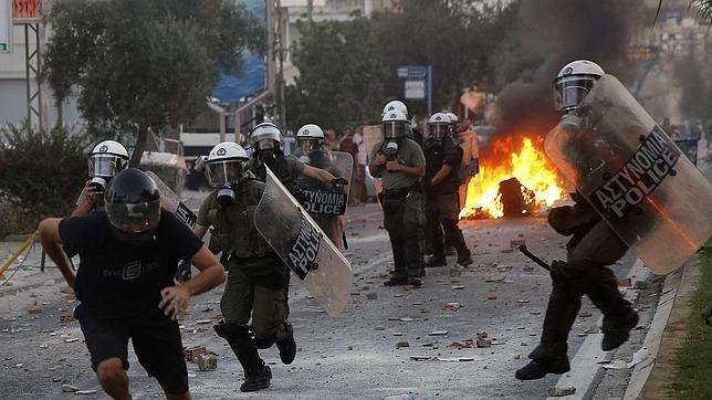 Consternación en Grecia por el asesinato de un izquierdista por un neonazi