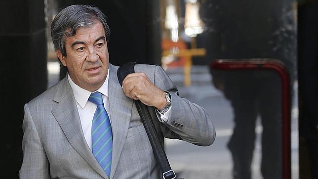 IU amplía la querella de los «papeles de Bárcenas» a Cascos, Acebes y a otros 13 empresarios