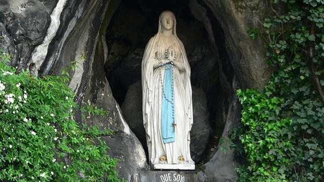 https://static3.abc.es/Media/201311/01/VirgendeLourdes--644x362.JPG