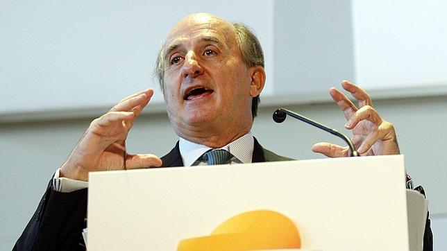 Repsol gana un 17,4% menos por paradas en Libia y caída de márgenes de refino