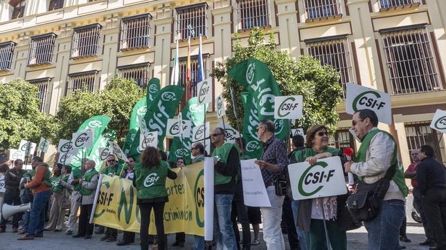 El número de funcionarios se reduce un 5,3% en los dos últimos años