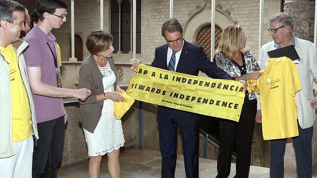 Dirigentes de la Asamblea Nacional Catalana mantienen vínculos proetarras