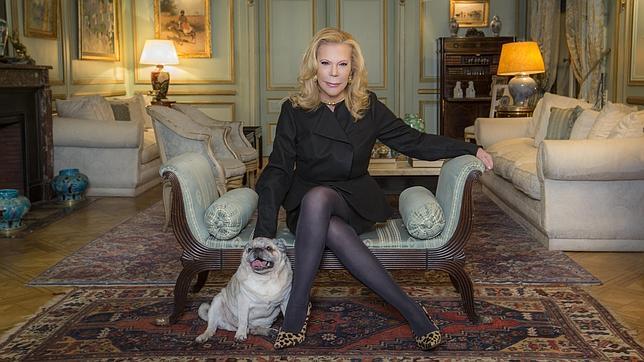 Marina Dodero, amiga y confidente de Cristina Onassis, posa para ABC en su casa de Buenos Aires