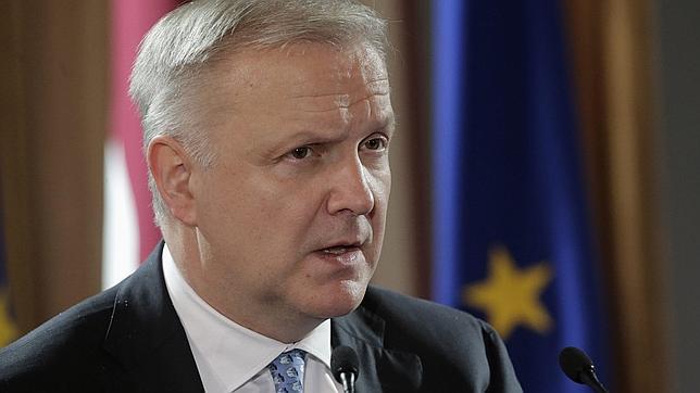 Rehn espera que la banca española aumente la concesión de créditos «a medio plazo»