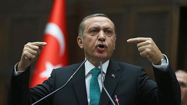 Erdogan pide a los embajadores que denuncien la «conspiración» contra su gobierno