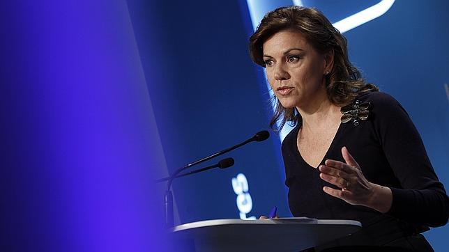 Cospedal lamenta que «algunos intenten politizar» la lucha contra el terrorismo