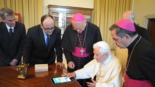 Twitter papal: casi tantos alemanes siguen al Papa en latín como en alemán