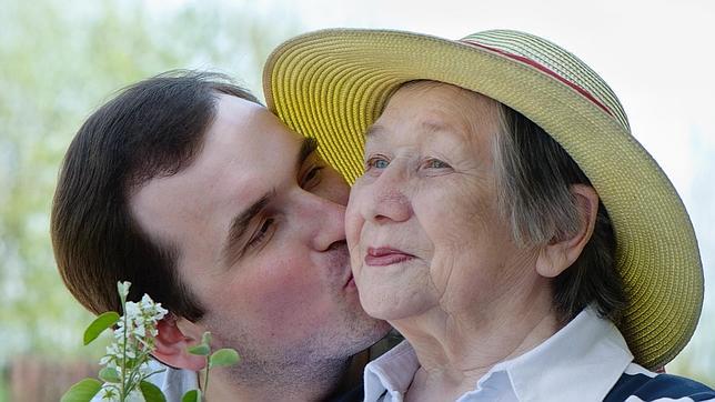 Por Que Hay Maridos Que No Se Despegan De Sus Madres