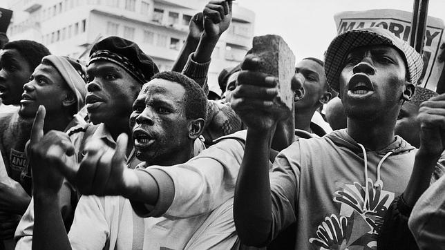 El fotógrafo de Mandela: «Maté al apartheid con mi cámara»