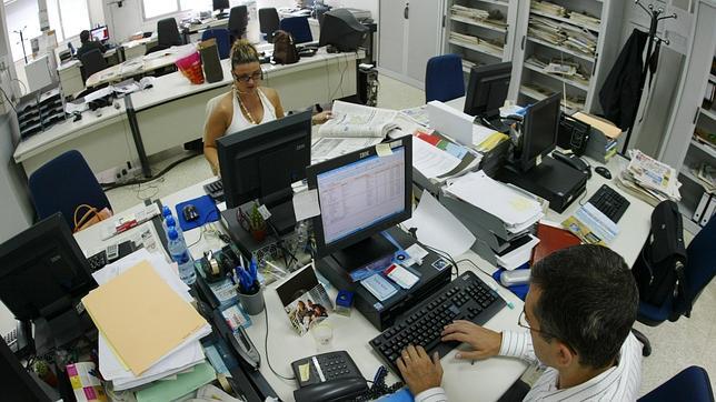 Un decreto fijará la duración media de las bajas laborales para frenar el absentismo