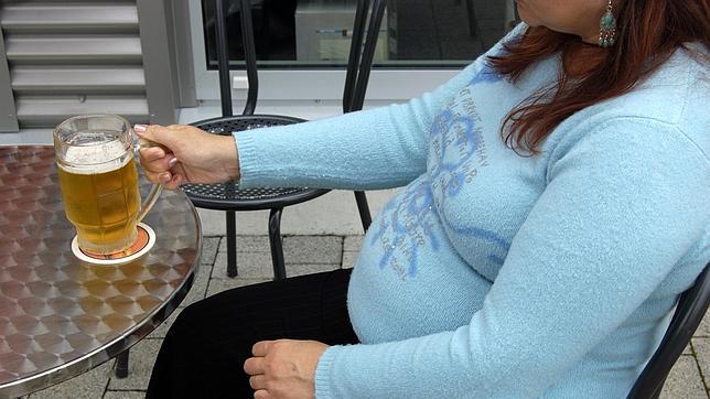 Muchas mujeres embarazadas siguen consumiendo alcohol