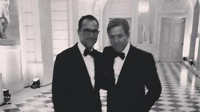 El embajador y su pareja ofrecieron una fiesta