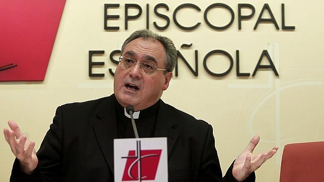 El secretario general de la Conferencia Episcopal, José María Gil Tamayo, pidió este viernes perdón