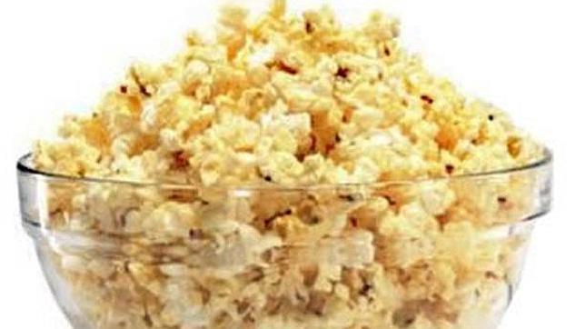 Las palomitas, preparadas para microondas, son uno de los aperitivos con más presencia de grasas trans