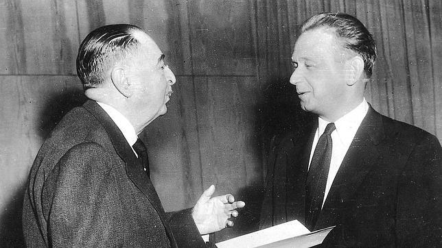 Fotografía de archivo de 1956 del por entonces secretario General de la ONU, Hammaskjold