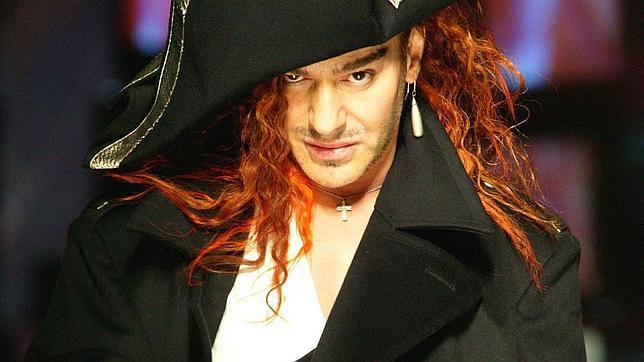 Galliano, disfrazado de Napoleón en un desfile en 2005