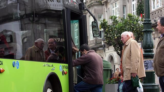 Usuarios del transporte público olívico