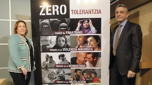 Presentación de la campaña contra los comportamientos fanáticos violentos o excluyentes en Álava