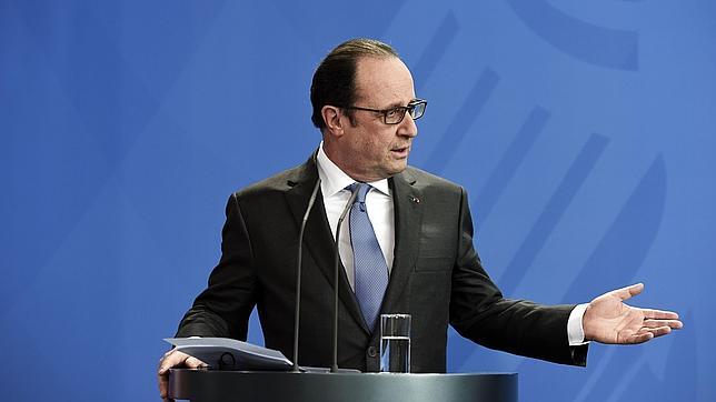 Hollande, en la rueda de prensa que siguió a su reunión con Angela Merkel