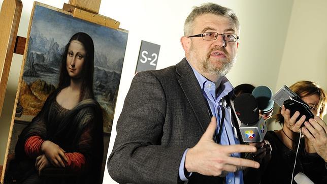 Miguel Falomir, junto a la copia de la «Gioconda» que atesora el Prado en 2012