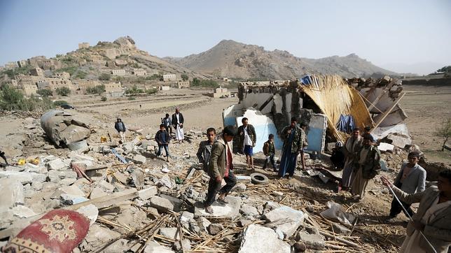 Casa destruida en la capital yemení