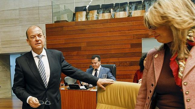 El presidente del Gobierno de Extremadura, José Antonio Monago, en una imagen de archivo en el Pleno del Parlamento regional