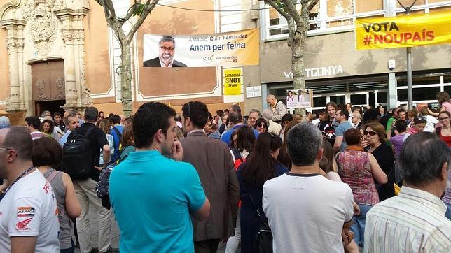 Manifestación frente a la escuela pia Santa Anna de Mataró (Barcelona)