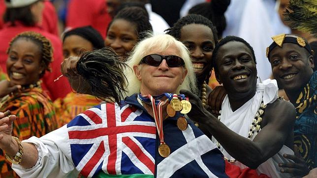 De acuerdo con la Policía británica, Savile, fallecido en octubre de 2011, fue un «depravado sexual» que aprovechó su fama para abusar de cientos de niños y adultos durante más de medio siglo.
