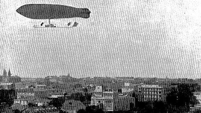 «AstraTorres», el dirigible español que sobrevoló Madrid y compró la