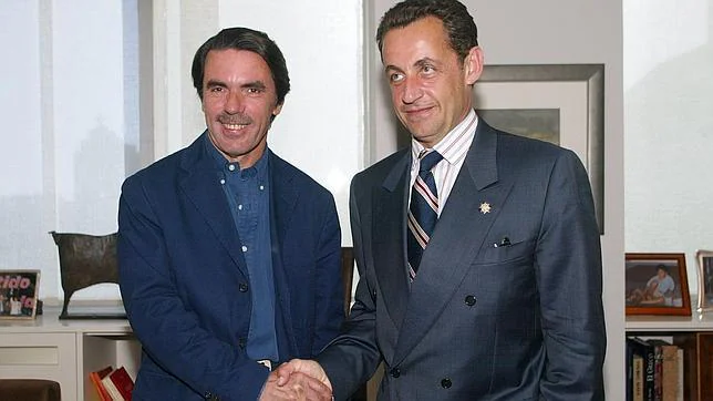 ¿Cuánto mide Nicolas Sarkozy? - Altura - Real height Aznar-sarkozy-faes--644x362