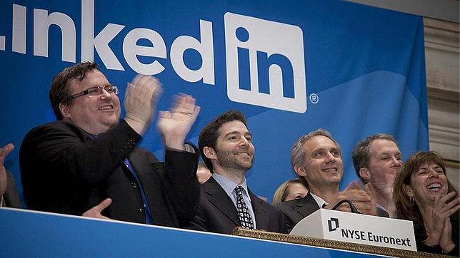 El consejero delegado de Linkedin y su presidente durante su salida a Bolsa de la empresa