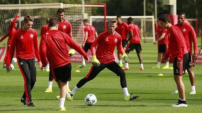 De Gea se entrena junto a Chicharito en Manchester