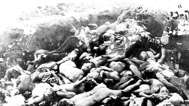 Fosa común en Ucrania durante la II Guerra Mundial