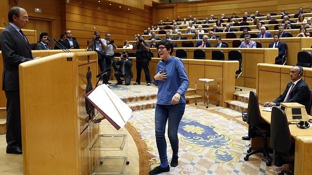 Pilar Lima González este martes acatando la Constitución este martes